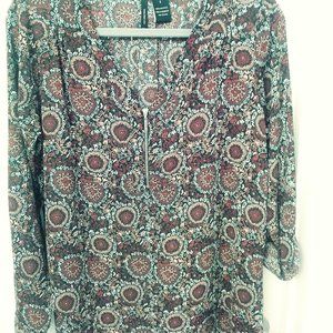 New Directions Dressy/Casual Top. Size S, In Black/Rust/Peach/White.